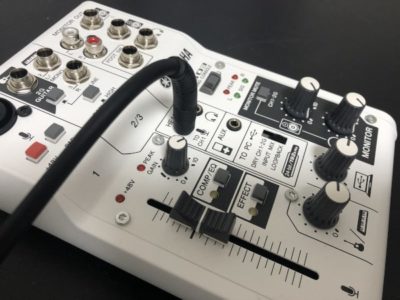 AG03にマイク接続